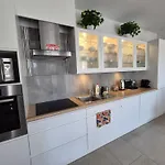 Big 21 Old Town Lux Apartment, Self Check-in 24h, Free Parking شقة بوزنان