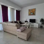 Big 21 Old Town Lux Apartment, Self Check-in 24h, Free Parking * بوزنان