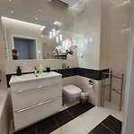 Big 21 Old Town Lux Apartment, Self Check-in 24h, Free Parking بوزنان