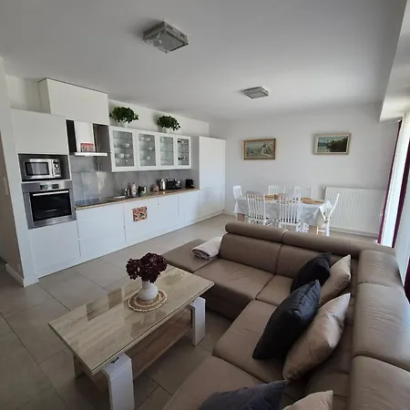 Big 21 Old Town Lux Apartment, Self Check-in 24h, Free Parking *