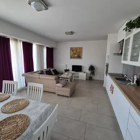 Big 21 Old Town Lux Apartment, Self Check-in 24h, Free Parking *