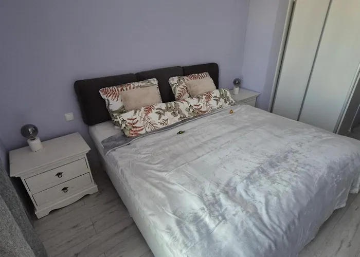 Big 21 Old Town Lux Apartment, Self Check-in 24h, Free Parking * بوزنان