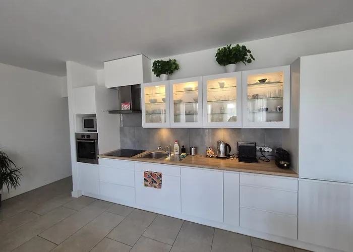 Big 21 Old Town Lux Apartment, Self Check-in 24h, Free Parking * بوزنان