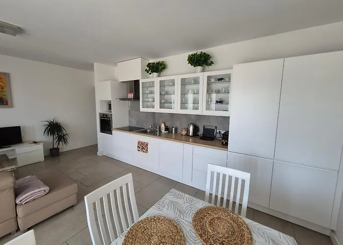 شقة Big 21 Old Town Lux Apartment, Self Check-in 24h, Free Parking بوزنان